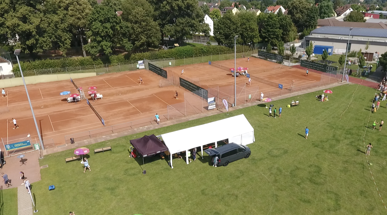 Tennisplatz von Oben